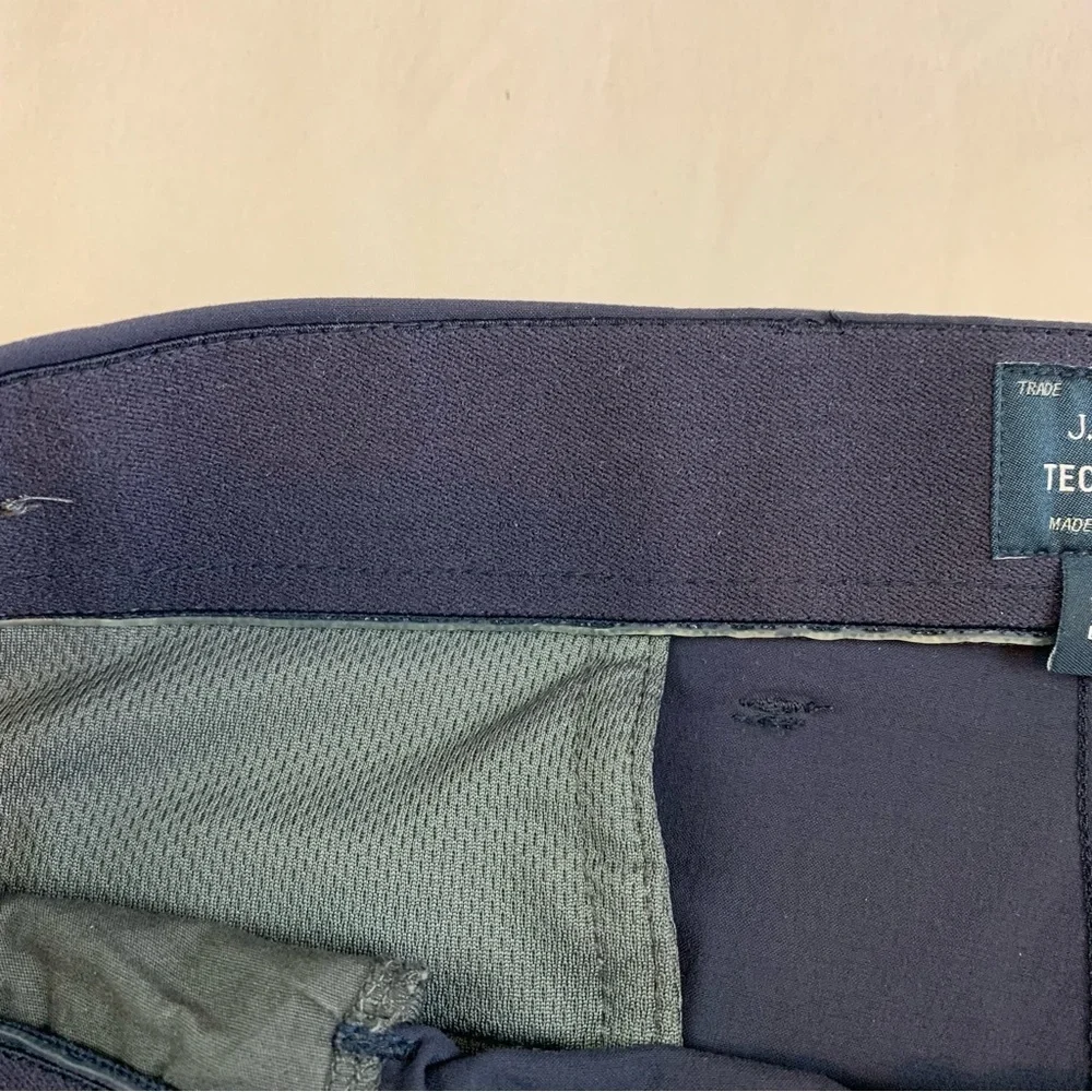 Men's J. Crew Navy 9” Tech Shorts Sz 32